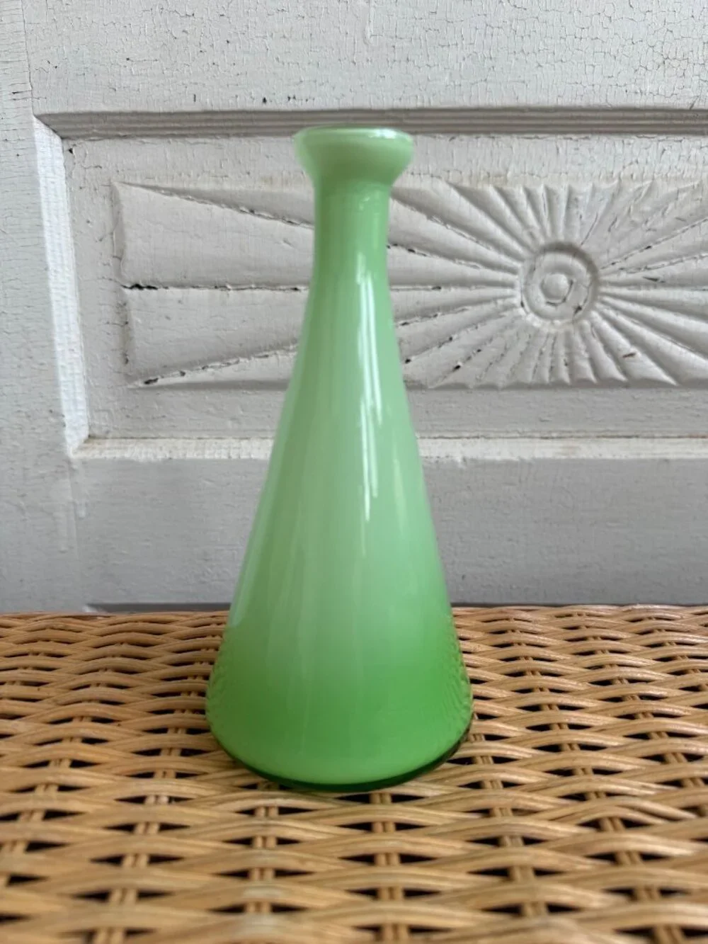 Vintage MCM Art Glass Encased White and Jadite Green Gradiant Bud Vase 7